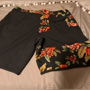 Mens XL Reef Swim-shorts. Excellent used condition.